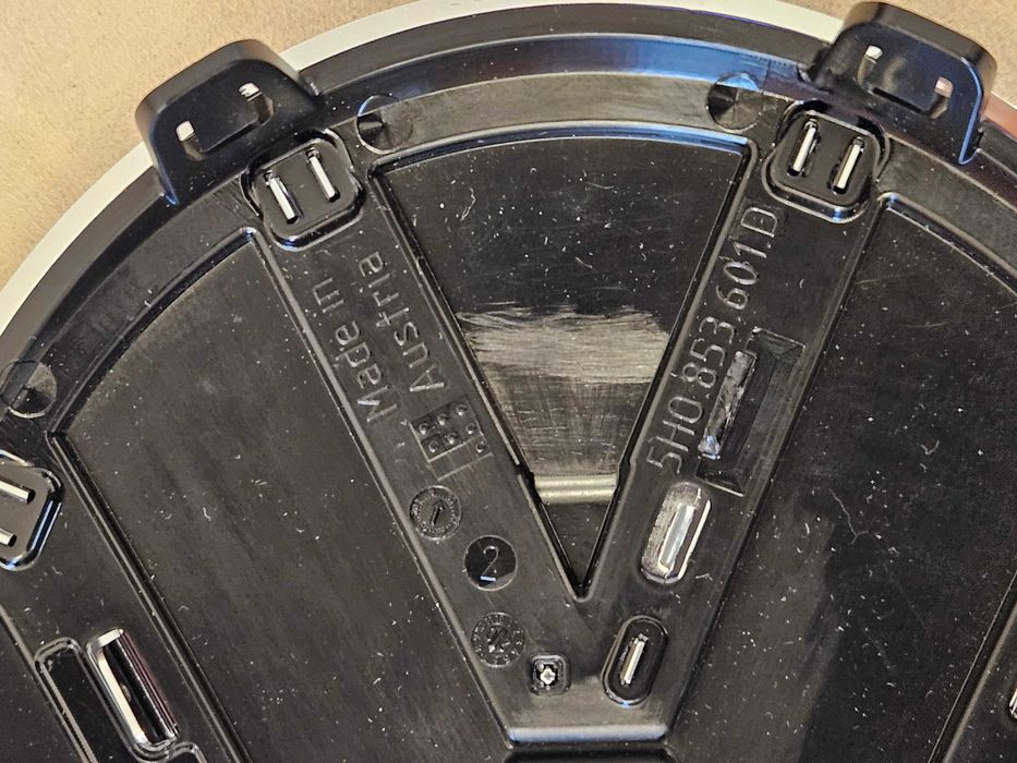 Emblema Sigla Frontala FARA Radar VW Volkswagen Golf 8 5H0853601D