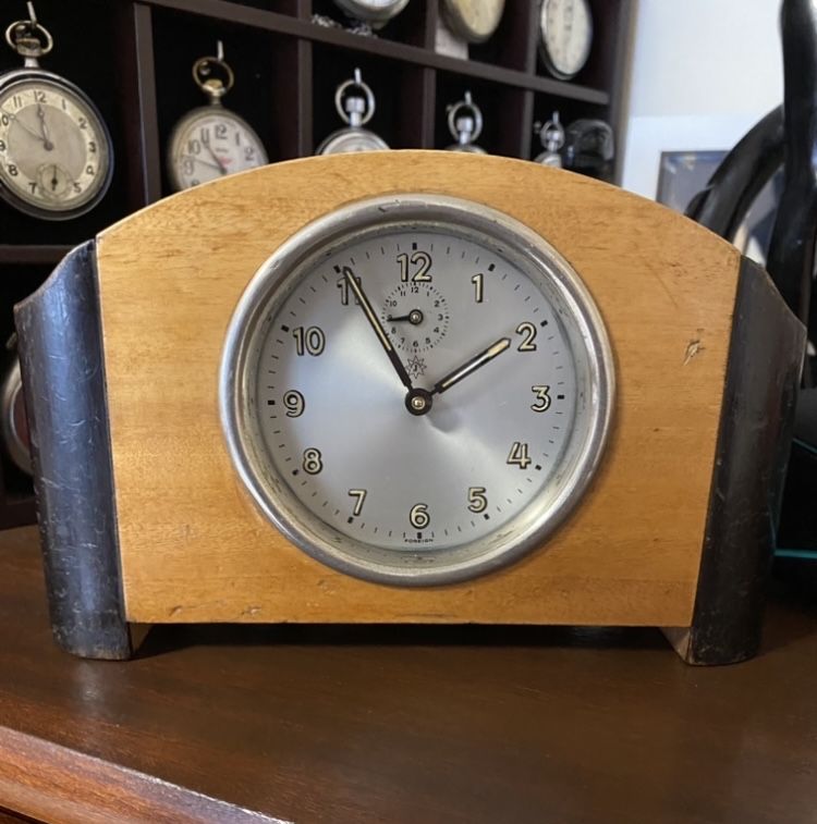 Ceas vechi de masa, semineu din lemn Junghans Modello Original