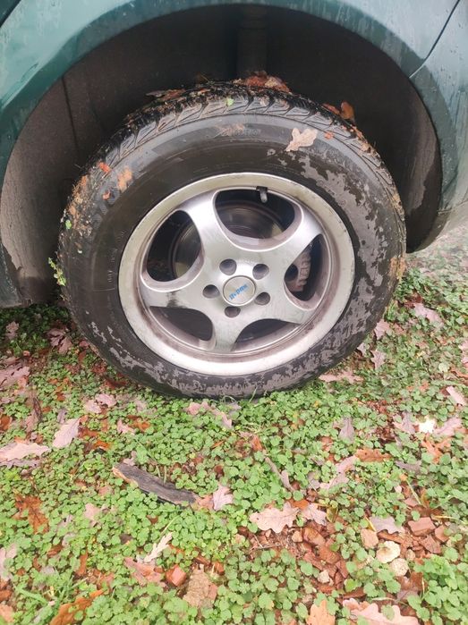 Продавам голф 4/1.9/90кс