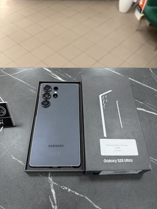 Samsung Galaxy S25 Ultra - Black - 256Gb - 21 Cicluri - 2 Ani Garantie