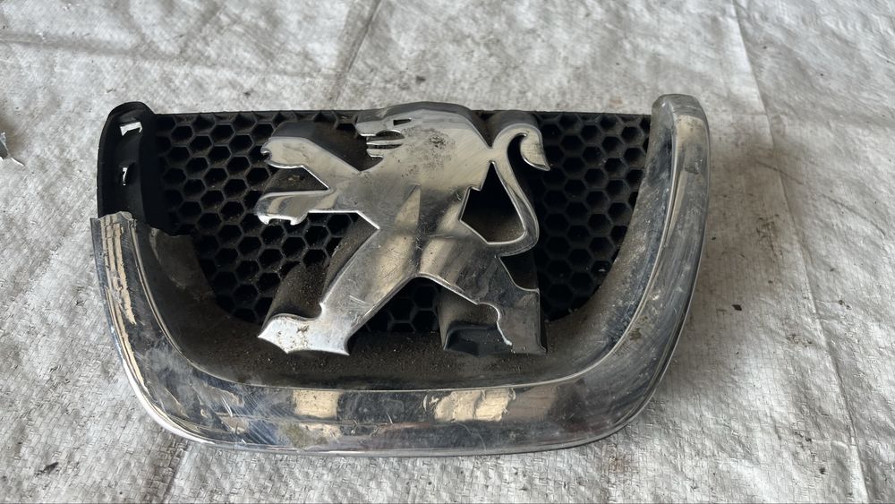 Емблема Peugeot 207