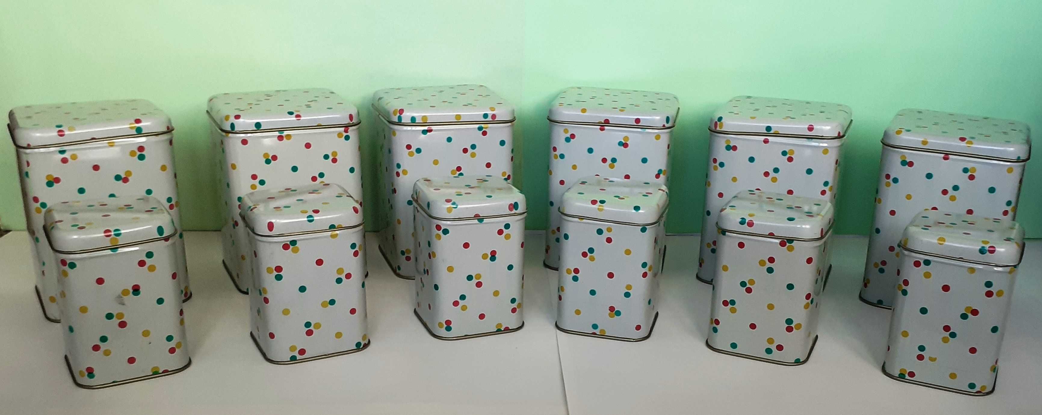 Кутии метални с капак за домакински продукти комплект  от 12 части.