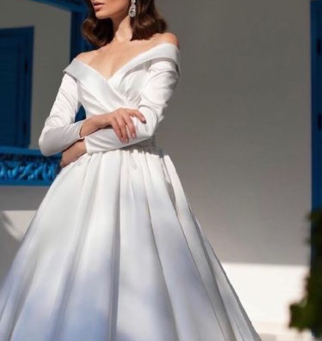 Свадебное платье без ничего лишнего, Satin, Австрия