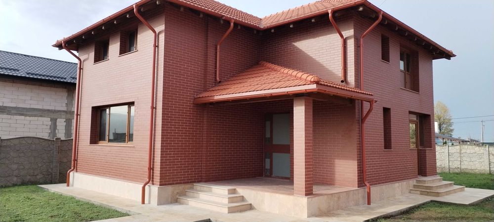 Casa individuala 5 camere. 180 mp.