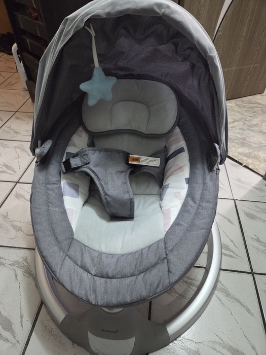 Vând leagăn pentru bebeluși folosit 3 săptămâni!