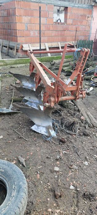 Pluguri si disc de vanzare