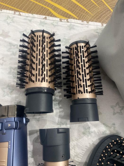 Perie rotativa Babyliss Frizz-Free cu 5 accesorii