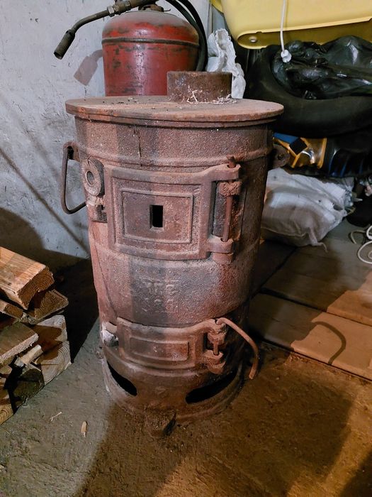 Продам чугунную буржуйку