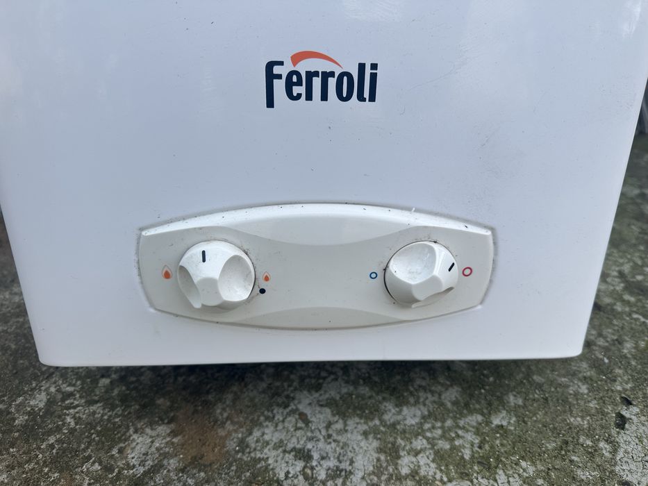 Ferolli instant pe gaz apa calda