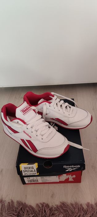 Adidași Reebok Royale.