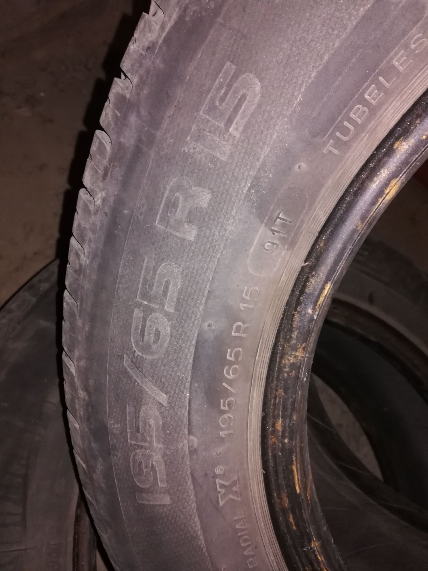 Летни гуми Pirelli 185/65 и Michelin 195/65, 15-ки