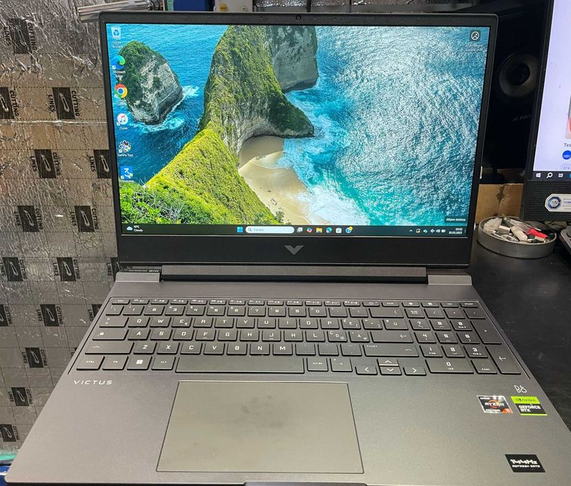 Hope Amanet P10/Laptop HP Victus Gaming AMD RYZEN 5 5600H
