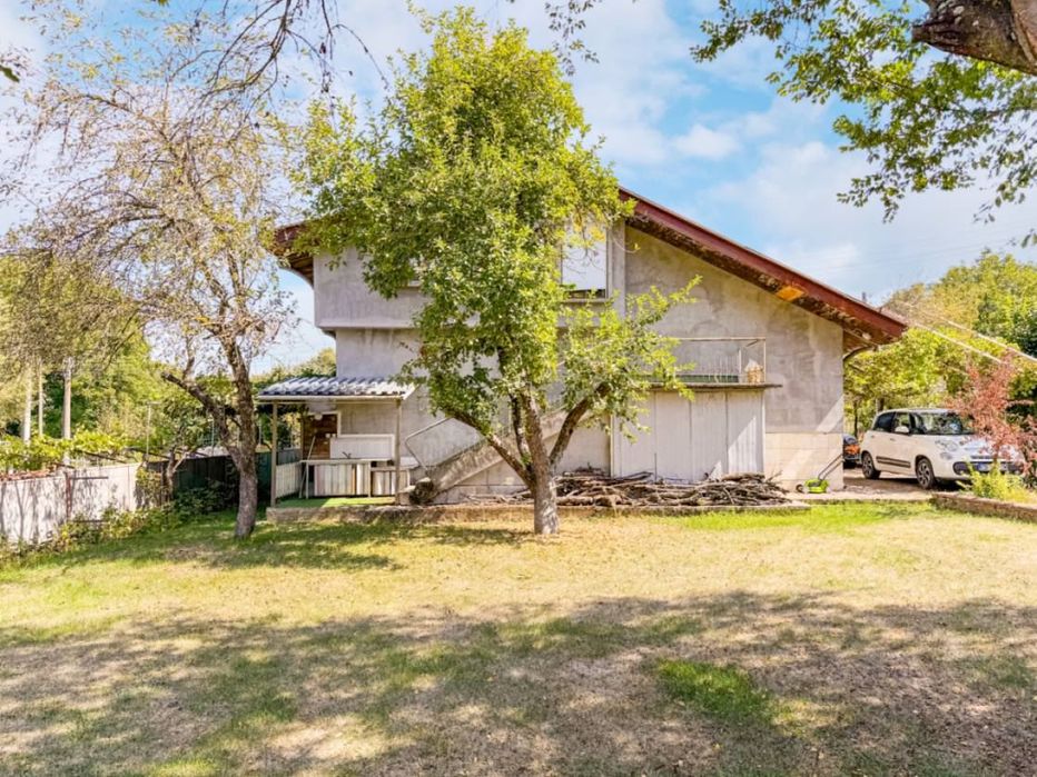 Къща в Плевен, област-с.Тученица площ 70 цена 119000