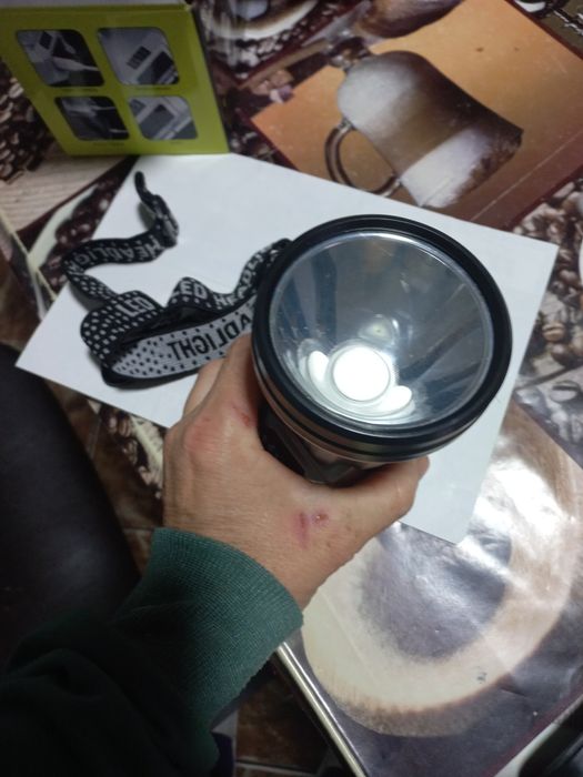 Lanterna de cap  disponibile