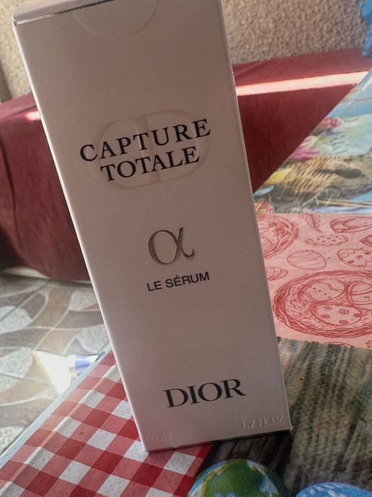 Fonduri de ten Dior plus alte cosmetice
