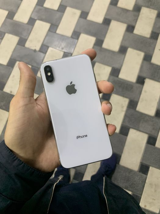 iPhone X 64GB.