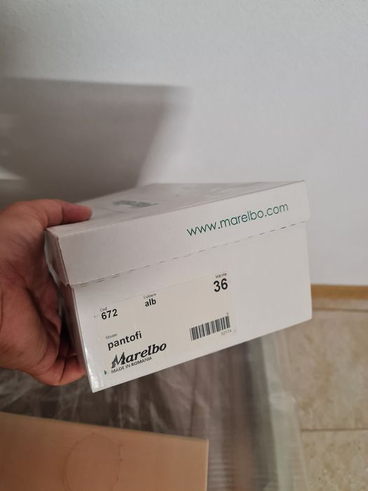 Vand 2 perechi de incaltaminte din piele, pantofi albi si galbeni, 36