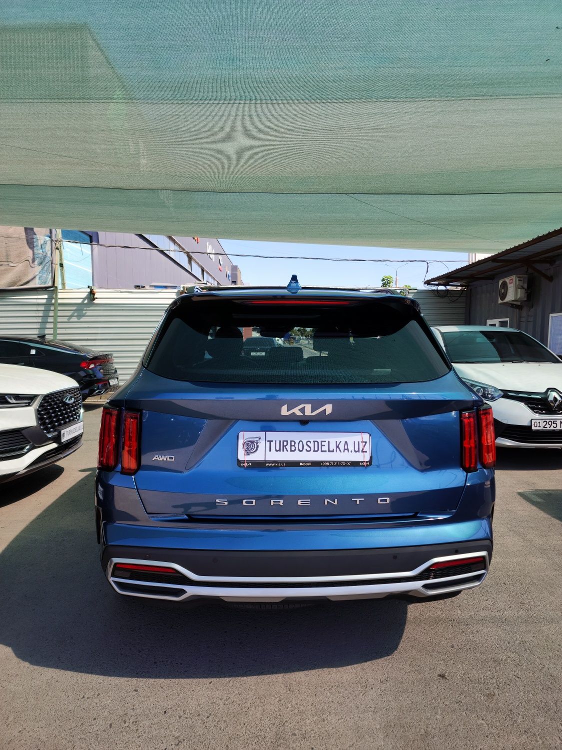 KIA  S o r e n t o.