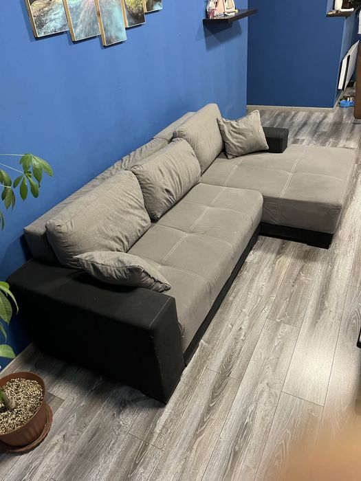 Продавам диван !!