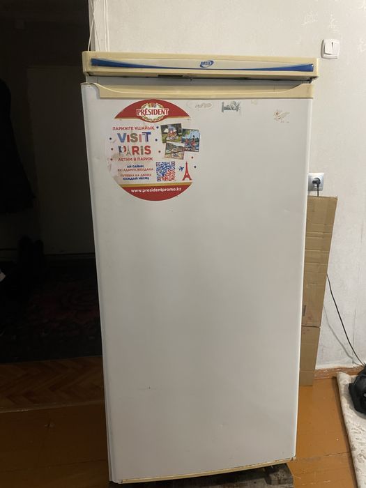 Холодильник старый