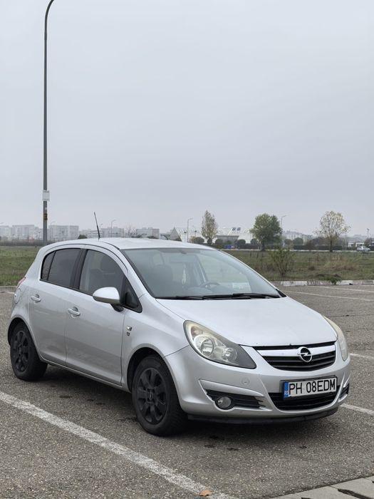 Opel corsa D 1.3 ,95 cai 2012 consum mic ,cruise,incalzire scaune