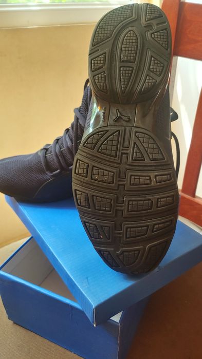 Чисто нови спортни обувки Puma.