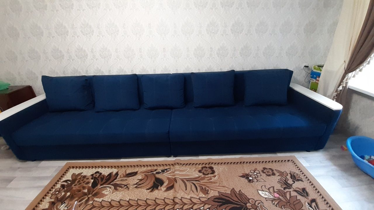 Продам диван 4 метровый