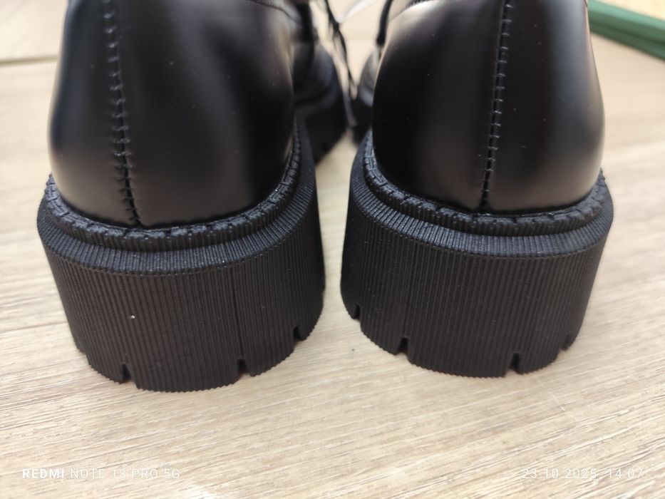 Дамски кожени обувки