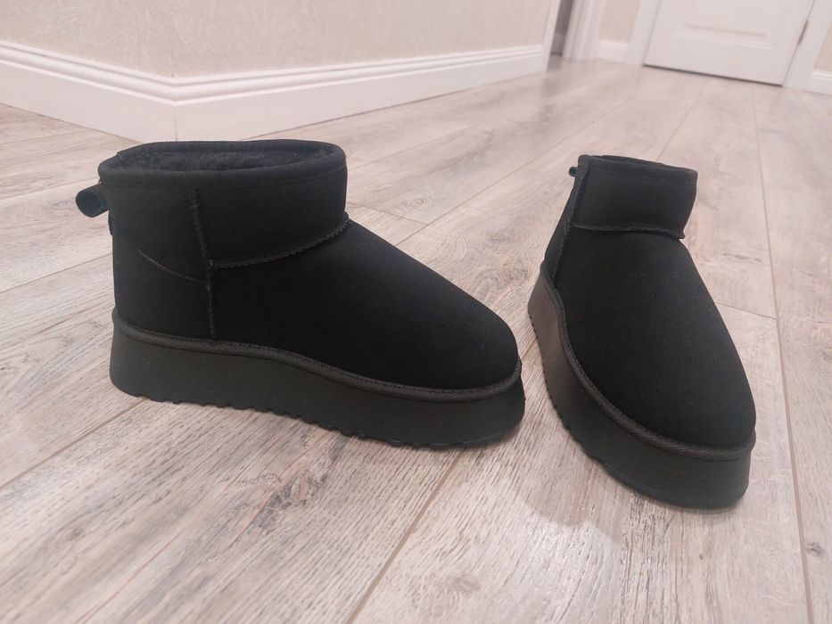 Зимние сапоги угги новые