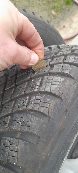 Vand 4 roti complete de iarna opel 195/60/r15 in stare foarte bună