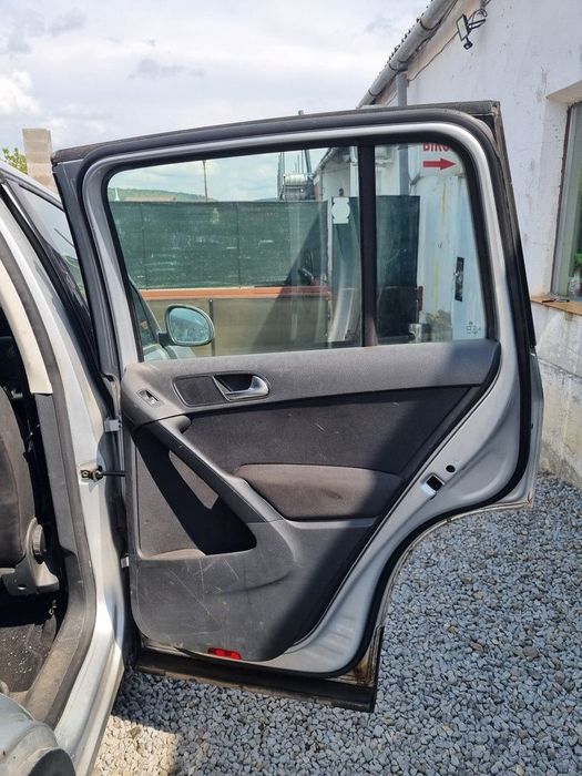 Usa Dreapta Spate Volkswagen Tiguan 5N 2008 - 2011 SUV 4 Usi Reflex silver Metalic LA7W ...