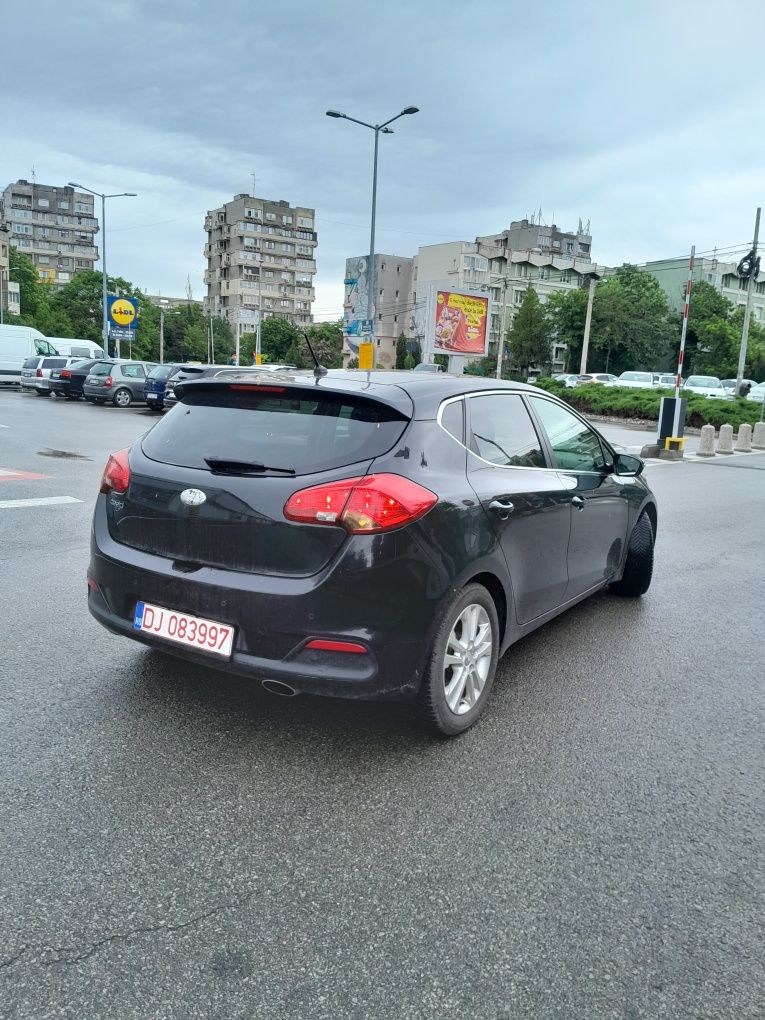 Kia Ceed.  2013. GPL