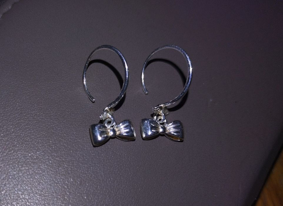 DONEZ acești cercei doar unei fete fără posibilități materiale - ARAD!