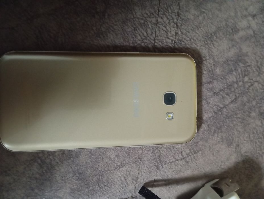 Samsung A5 телефон