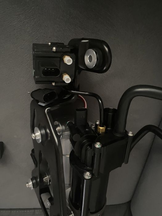 Compresor NOU Suspensie perne aer bmw x5 f15 x6 f16