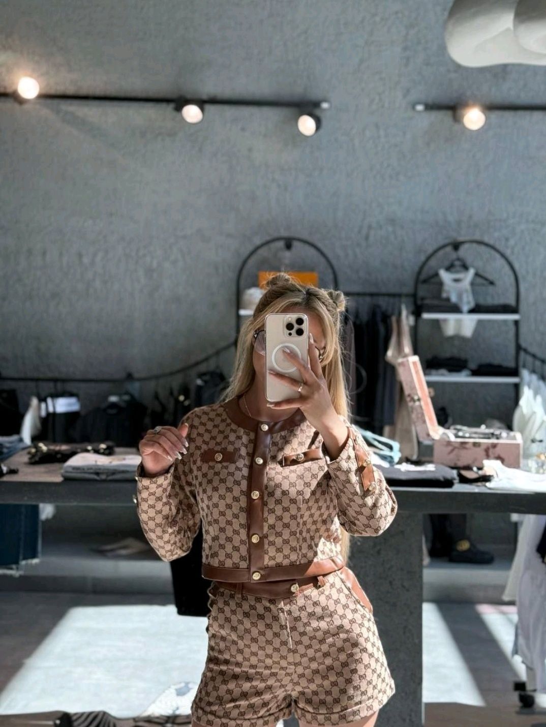 Дамски сет GUCCI – Стил и класа в две части