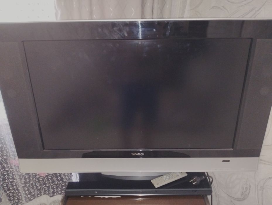 Телевизор плазма в хорошем состояние торга нет