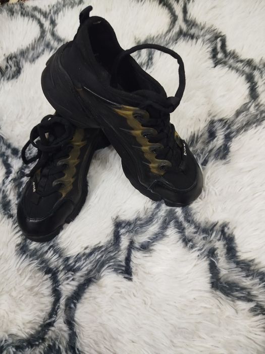 Кроссовки 38 размер в отличном состоянии