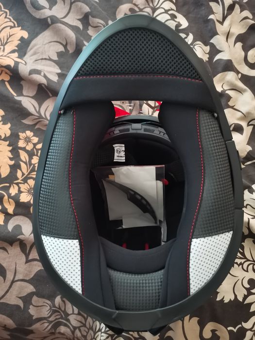 Каска за мотор Axor Apex Venomous с очила