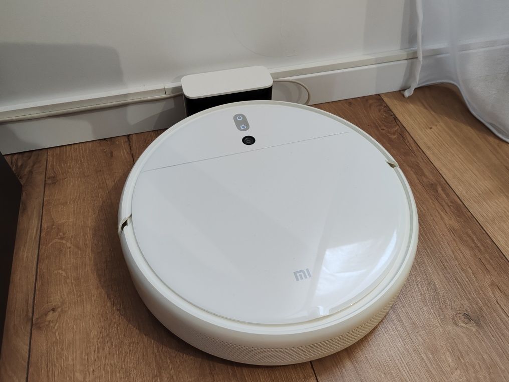 Robot aspirator inteligent Xiaomi Mi Robot Vacuum Mop