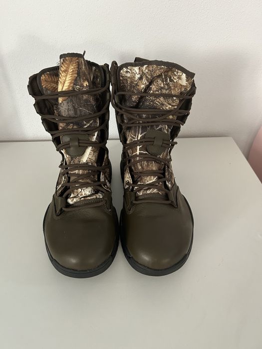 Vând bocanci Nike pentru vânatoare sau drumetie