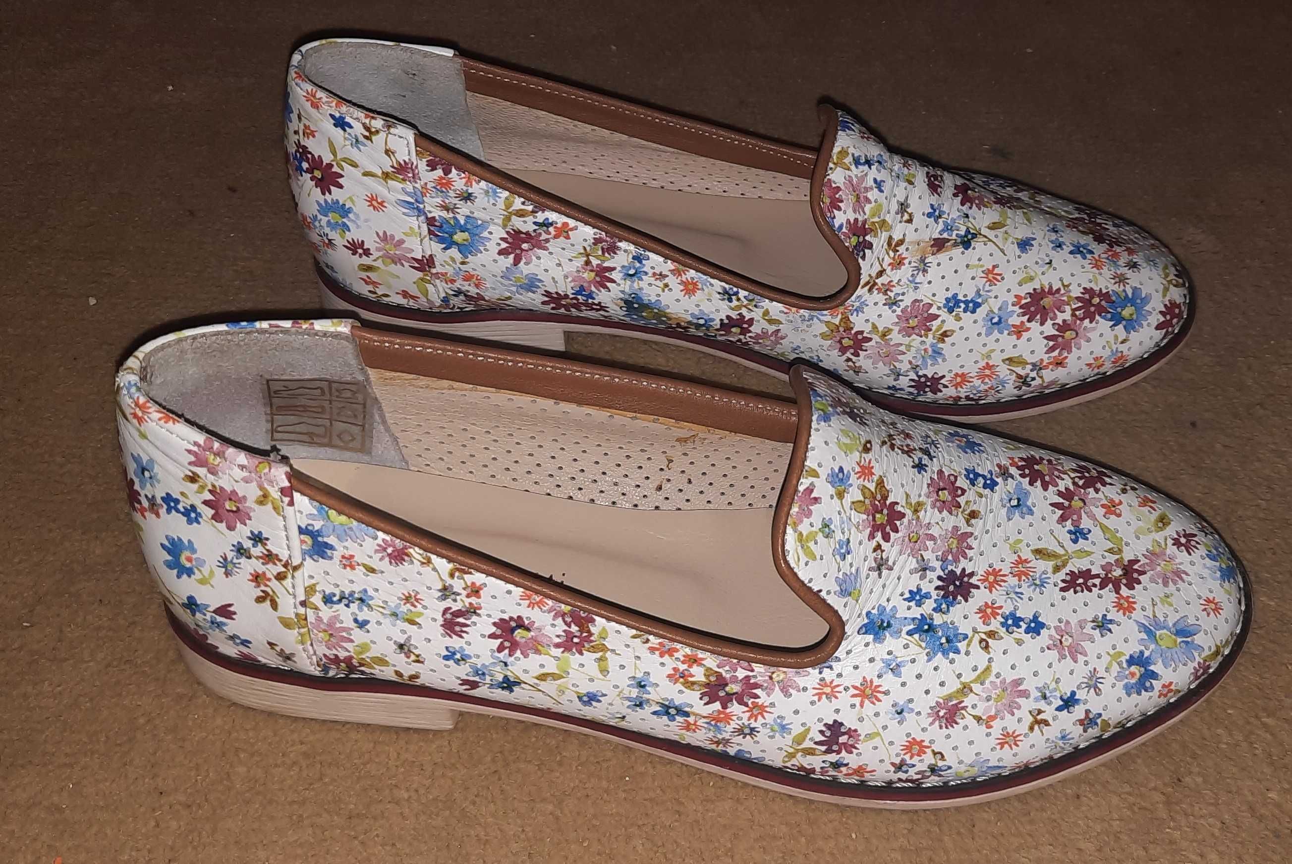 Pantofi talpa joasa piele, model floral, 37