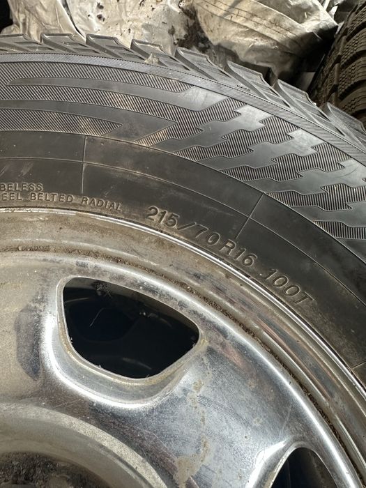 Резина 215/70R16