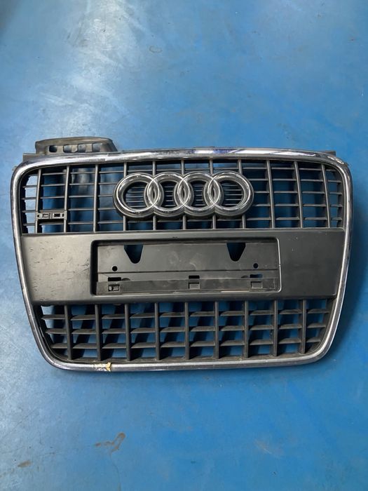 Решетка audi A4B7 S LINE