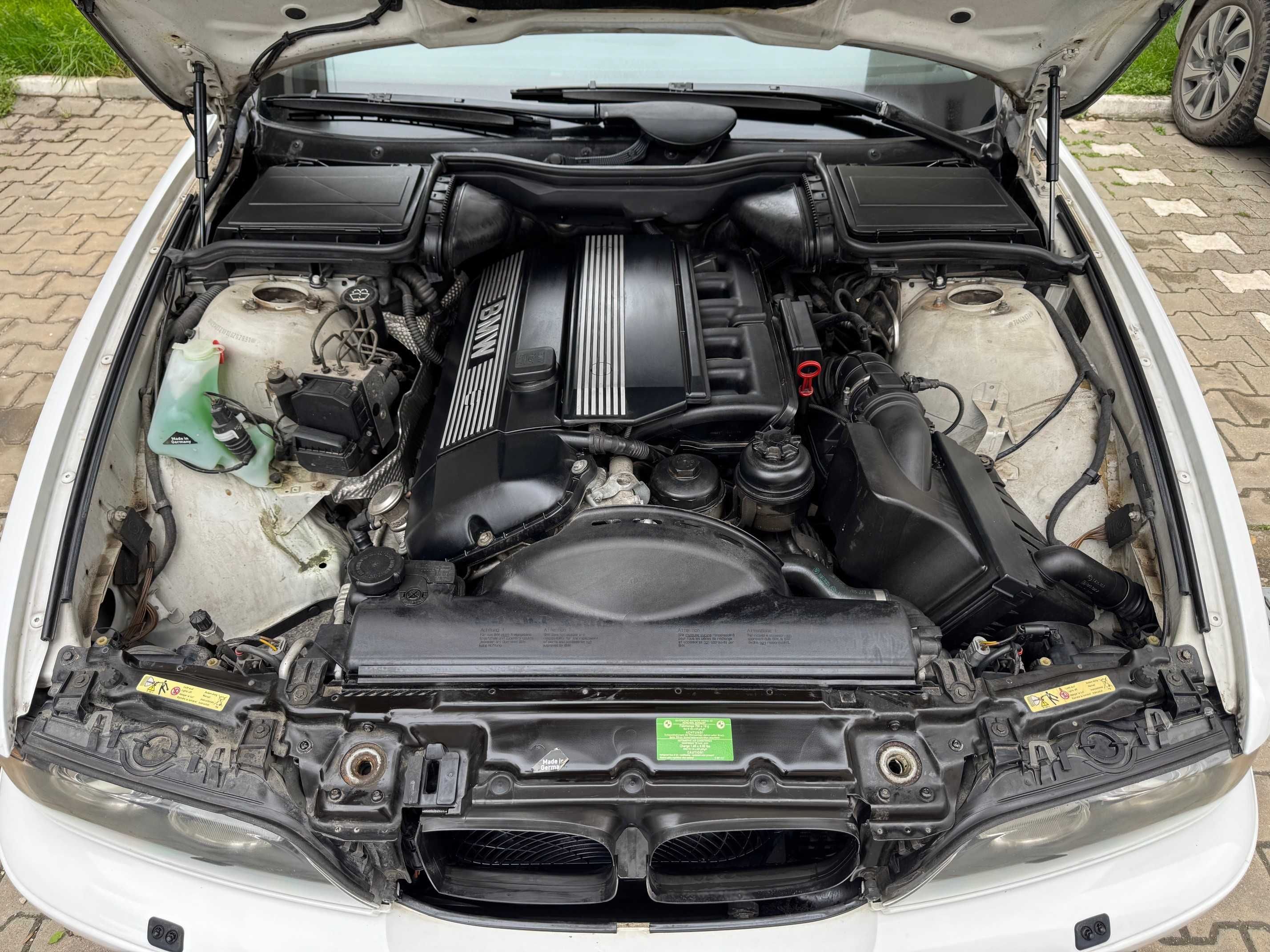 BMW E39 520i / 170 CP / Cutie automata / Model 2001