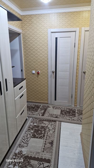 2-х комнатная квартира в центре Чапаев. Рядом школа, детскии сад,.