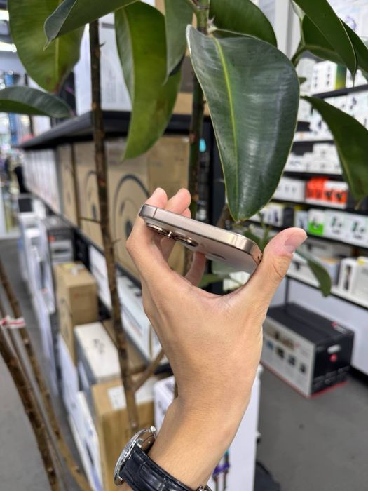 iPhone 16 Pro Max 256GB 990$