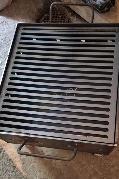 Vând grătar material S355j2