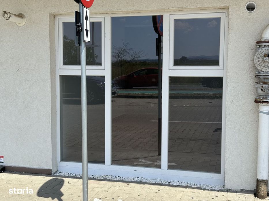 Vand spatiu comercial  in cartierul Magnolia, str. Calea Surii Mici