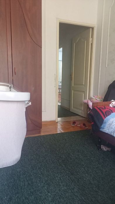 Продаю 3ком квартиру на сергели 3 ,/1етаж